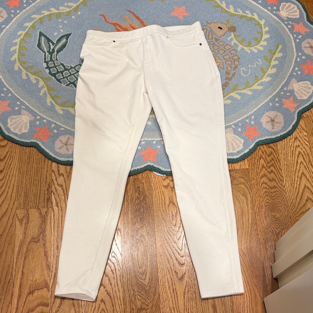 Hue Off-White Apparel